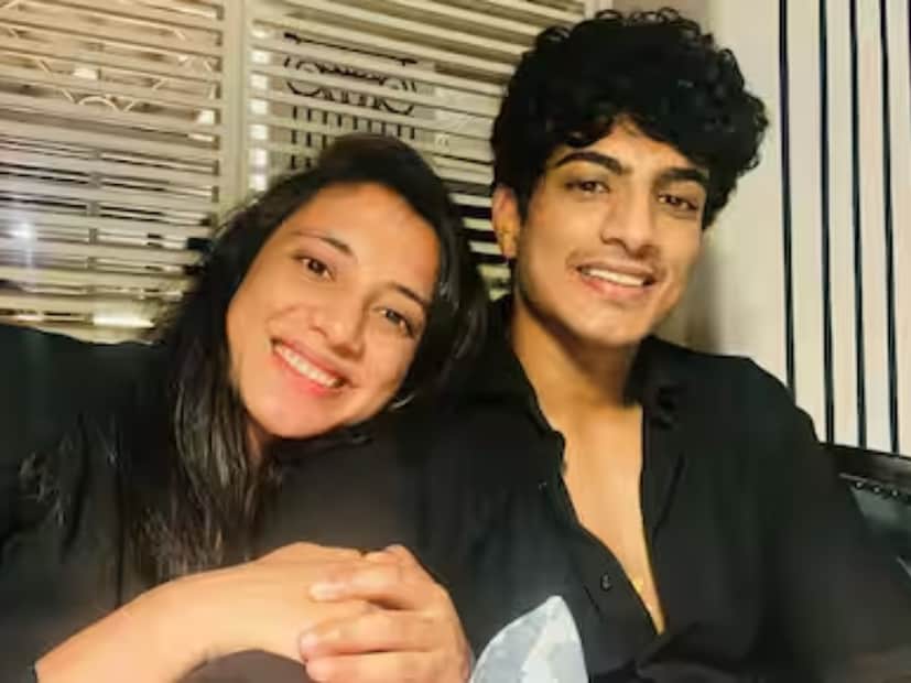  पलाशची प्रकृती खालावल्याने त्याला रुग्णालयात दाखल करण्यात आले होते. पण आता त्याची प्रकृती स्थिर आहे. डॉक्टरांनी पलाशनला आराम करण्याचा सल्ला दिलाय. त्यामुळे स्मृती आणि पलाशच्या लग्नाचं नक्की काय? हे जाणून घेण्यास चाहते आता उत्सुक आहेत.