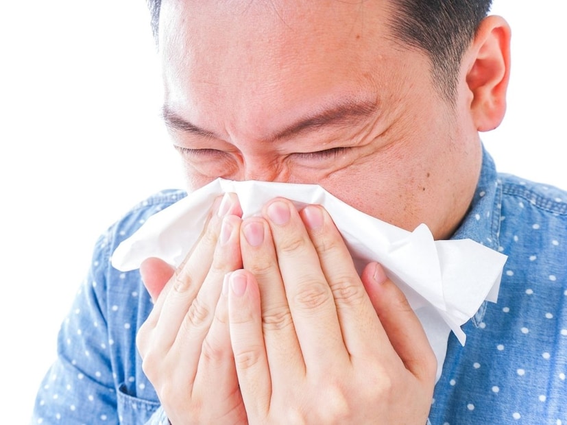 बीएमजे जर्नलमध्ये या प्रकरणाची माहिती देण्यात आली आहे. बीएमजे रिपोर्टनुसार, डॉक्टरांनी सांगितलं की शिंक रोखल्याने वरच्या श्वसनमार्गात सामान्यपेक्षा 5 ते 24 पट जास्त दाब वाढतो. हा दाब श्वासनलिका फुटू शकतो. या प्रकरणात दाब 20 पट वाढला, ज्यामुळे एक लहान छिद्र तयार झालं.