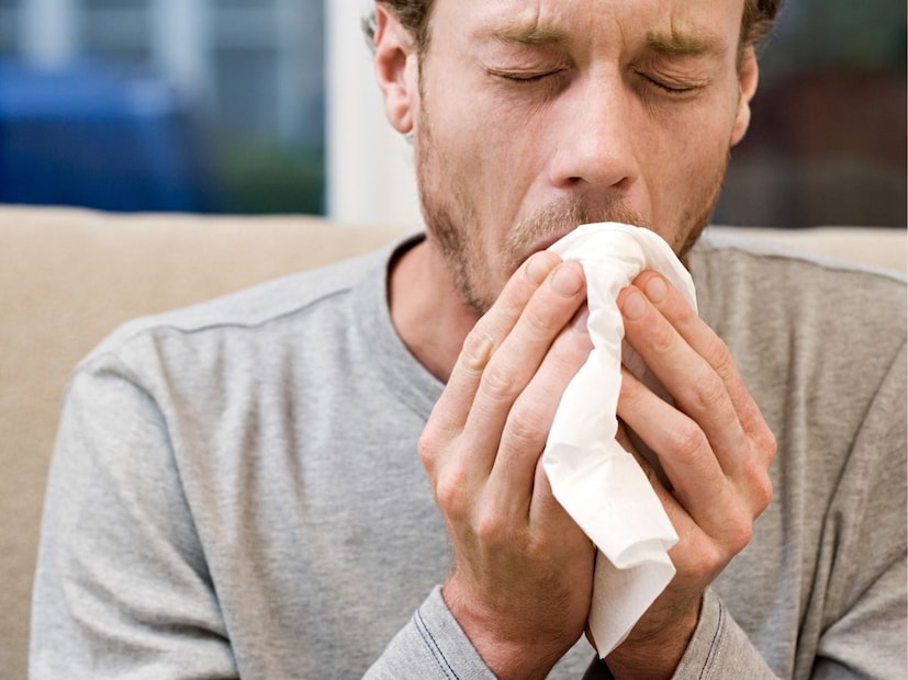 जर छिद्र मोठं असतं तर संसर्ग, रक्तस्त्राव किंवा श्वास गुदमरल्याने मृत्यू झाला असता. रुग्णाला पेनकिलर देण्यात आले आणि 48 तास निरीक्षणाखाली ठेवण्यात आलं. सुदैवाने छिद्र 5 आठवड्यांत बरं झालं. (सर्व फोटो : प्रतीकात्मक)