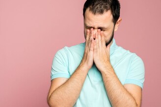 बापरे! शिंक रोखली आणि असा भयानक परिणाम; रिपोर्ट पाहून डॉक्टरही शॉक