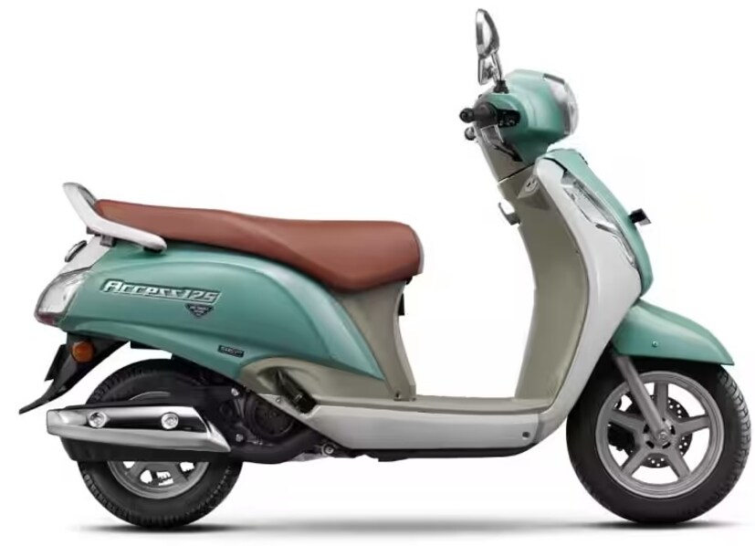 Suzukiच्या Access 125 CNG स्कूटरमध्ये आता ग्रीन आणि ब्लू ड्युअल-टोन ग्राफिक्स, साइड पॅनलवर सीएनजी बॅजिंग आणि पेट्रोल आणि सीएनजी टँकची माहिती प्रदर्शित करणारा एक नवीन डिजिटल-अ&#x200d;ॅनालॉग इन्स्ट्रुमेंट क्लस्टर आहे. यात एलईडी हेडलॅम्प, क्रोम ट्रिम आणि प्रीमियम सीट देखील आहे. कंपनीने ते विशेषतः इको-फ्रेंडली डिझाइन केले आहे.