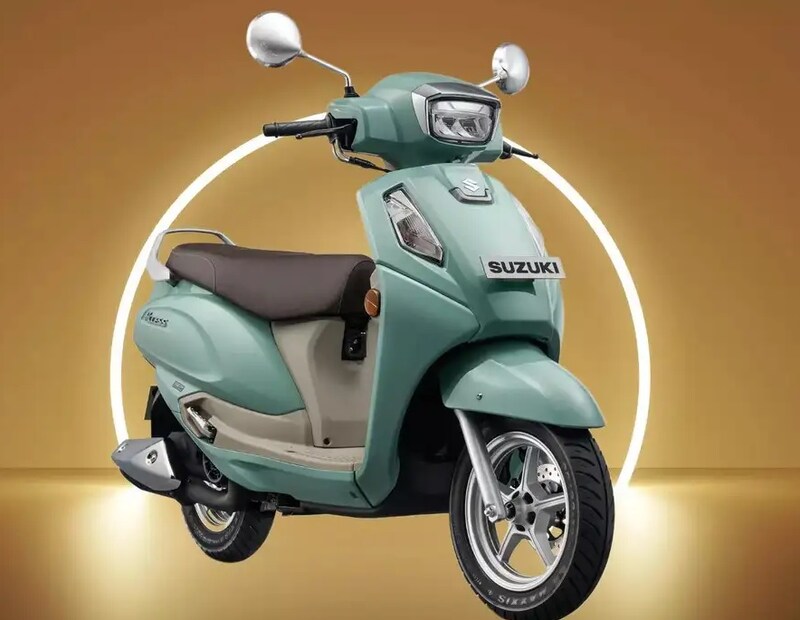 इंजिन आणि परफॉर्मेंस : सुझुकी अ&#x200d;ॅक्सेस सीएनजीमध्ये पेट्रोल व्हर्जनसारखेच 25cc सीसी एअर-कूल्ड इंजिन आहे. परंतु आता सीएनजी फ्यूल सिस्टम आहे. ही स्कूटर बाय-फ्युएल टेक्नॉलॉजीचा वापर करते - म्हणजेच ती पेट्रोल आणि सीएनजी दोन्हीवर चालू शकते. कंपनीच्या मते, सीएनजी मोडमध्ये स्कूटरचा टॉप स्पीड थोडा कमी असेल, परंतु तिचा मायलेज लक्षणीयरीत्या वाढेल.