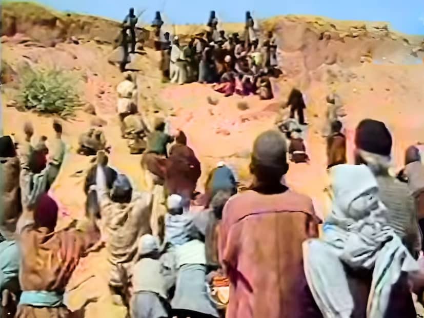  'मुल्ला नसरुद्दीन' या शोमध्ये रघुबीर यादव मुख्य भूमिकेत होते. त्यांनी मुल्ला नसरुद्दीन यांच्या पात्राला योग्य न्याय दिला होता. मनोजर सिंह, सौरभ शुक्ला, समिना मिश्रा, विजय कश्यप, युसूफ हुसैन या शोमध्ये मुख्य भूमिकेत होते. प्रत्येक कलाकाराने आपल्या सटल अभिनयाने चाहत्यांचं लक्ष वेधून घेतलं आहे.