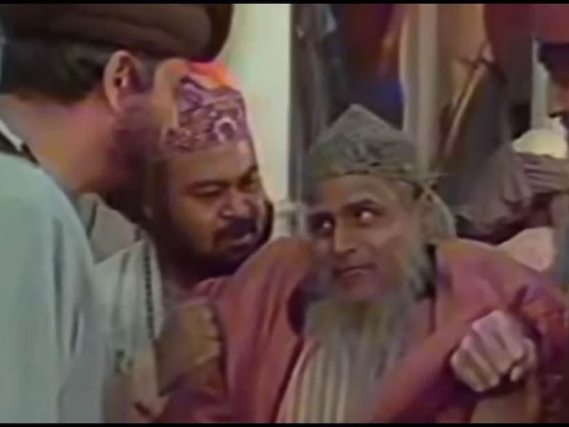  35 वर्षांपूर्वी आलेल्या या शोमध्ये एकूण 13 एपिसोड होते. प्रत्येक एपिसोडमध्ये एक वेगळी गोष्ट दाखवण्यात आली होती. मुल्ला नसरुद्दीन गावातील लोकांच्या समस्या या शोमध्ये वेगळ्या पद्धतीने दाखवण्यात आल्या होत्या. प्रेक्षकांचं मनोरंजन करण्यासोबत त्यांना विचार करायला भाग पाडणारा हा शो होता.