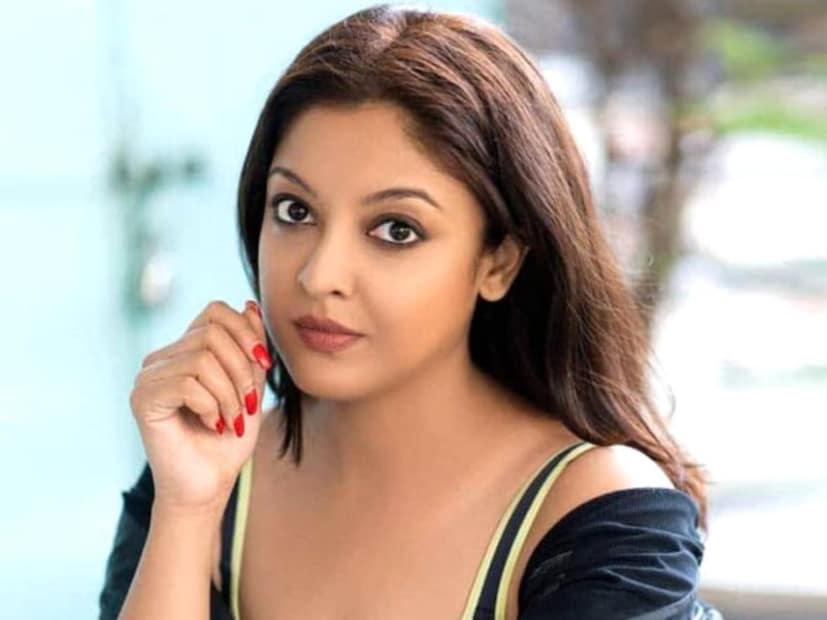  पिंकविल्हाला दिलेल्या मुलाखतीत तनुश्री म्हणाली,"मला लग्न करायचं आहे. माझ्या नशीबातही आहे. मी कामाख्या देवीच्या दर्शनाला गेले होते तिथे मला एक 90 वर्षांच्या साधू भेटल्या. त्या 40 वर्षांपासून मां तारा यांच्या साधिका आहेत".