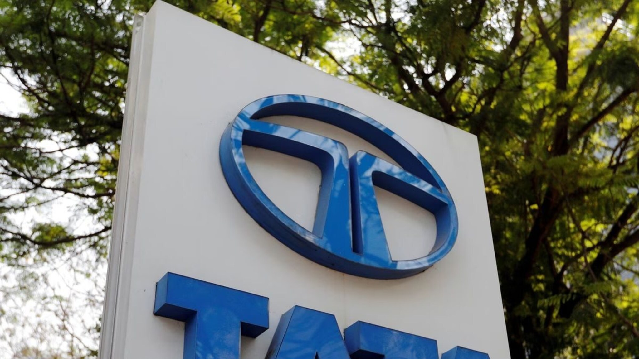 Share Marketचे समीकरण बदलणार; Sensexमधून टाटा मोटर्सची होणार एक्झिट, बाजारात मोठी उलथापालथ