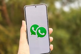 आता एकाच फोनवर चालवू शकता 2 WhatsApp! मार्क जुकरबर्ग यांनी सांगितली ट्रीक