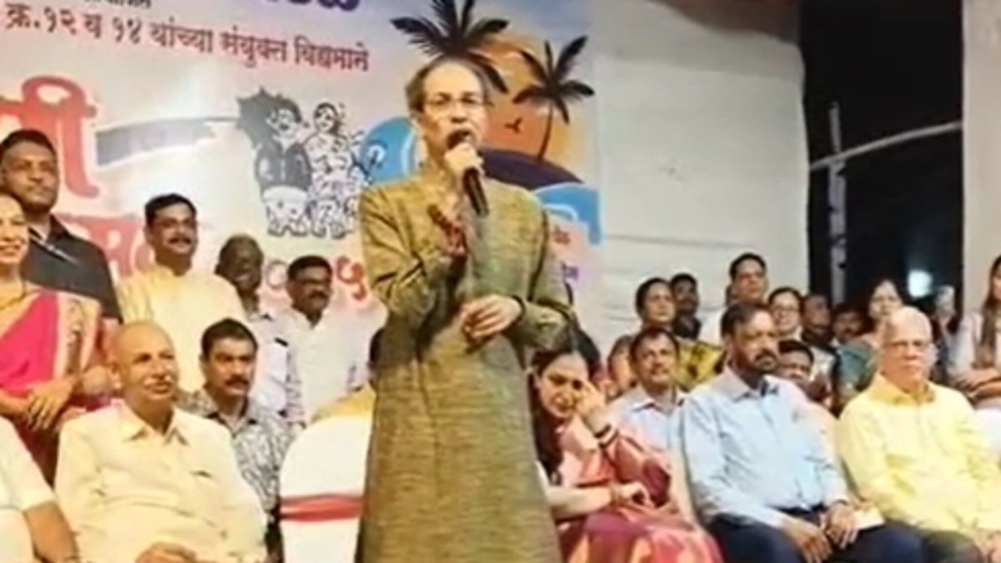 मुंबई महानगर पालिकेत आमचा महापौर होऊ दे, उद्धव ठाकरे यांचं देवाला गाऱ्हाणं