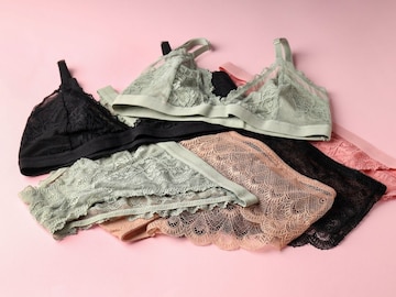 एक्सपर्ट्सने सांगितले असे 3 लेडीज इनरवेअर; जे प्रत्येक महिलेकडे असायलाच हवेत एक्सपर्ट्सने सांगितले असे 3 लेडीज इनरवेअर; जे प्रत्येक महिलेकडे असायलाच हवेत