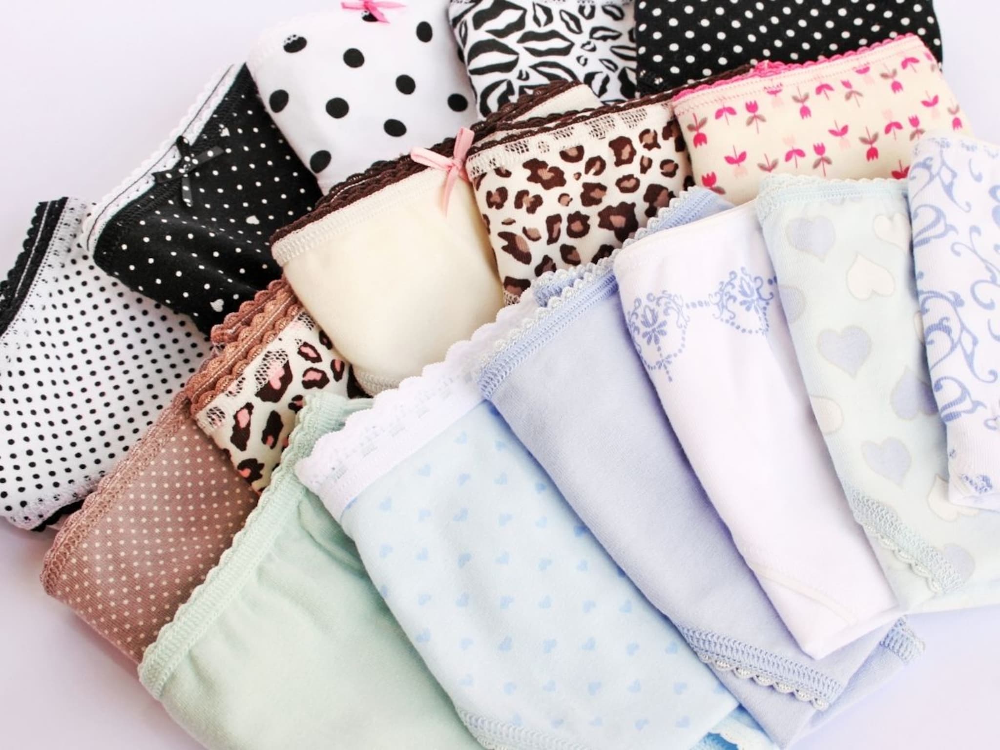 Ladies Innerwear : एक्सपर्ट्सने सांगितले असे 3 लेडीज इनरवेअर; जे प्रत्येक महिलेकडे असायलाच हवेत