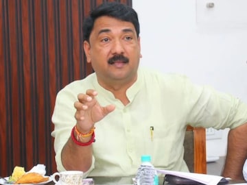 उन्मेष पाटील (माजी खासदार) उन्मेष पाटील (माजी खासदार)