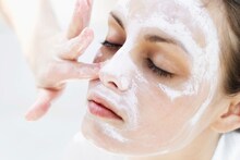 Skin Care : तांदळाच्या पिठाचा फेसपॅक वापरा, नैसर्गिक उपायांनी चेहरा दिसेल तजेलदार