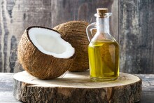 Coconut Oil : केवळ केसांसाठी नाही, खोबरेल तेलाचे आहेत भरपूर फायदे, वाचा सविस्तर