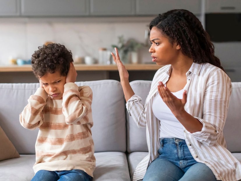 प्रेम आणि संयम : हे मुलांच्या रागाला तोंड देण्याचा सर्वात प्रभावी मार्ग आहे. मुले त्यांच्या पालकांकडून जे पाहतात ते शिकतात. तुम्ही शांत आणि सकारात्मक राहिलात तर तुमचे मूल हळूहळू तसेच राहण्यास शिकेल. लक्षात ठेवा, तुमच्या मुलांच्या समजून घेणे महत्वाचे आहे, त्यांना सुधारणे नाही. या मानसशास्त्र-आधारित टिप्ससह तुम्ही तुमच्या मुलांचा राग प्रेमाने हाताळू शकता. 