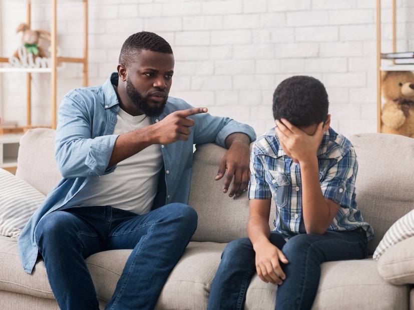 दिनचर्या आणि झोपेकडे लक्ष द्या : कधीकधी, मुलांचा राग थकवा किंवा झोपेच्या कमतरतेमुळे उद्भवतो. मूल वेळेवर झोपले आणि निरोगी आहार घेतला तर त्याचा मूड संतुलित राहतो. म्हणून पालकांनी त्यांच्या मुलांच्या झोपेकडे आणि दिनचर्येकडे लक्ष दिले पाहिजे.