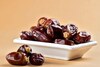 Dates : शरीराला ऊर्जावान करणारा खजूर, थंडीत रोज किती खजूर खावेत ?