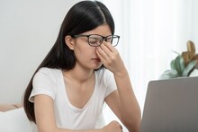 Eye Care : डोळ्यांच्या आरोग्यासाठी महत्त्वाच्या टिप्स, डोळ्यांची जळजळ होईल कमी