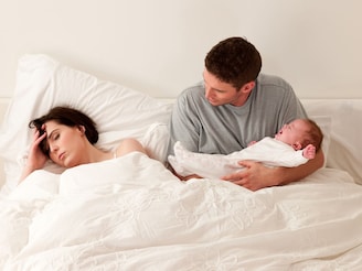 बायको जास्त झोपते म्हणून ओरडता? करताय मोठी चूक, पाहा तिने जास्त झोपणं का गरजेचं