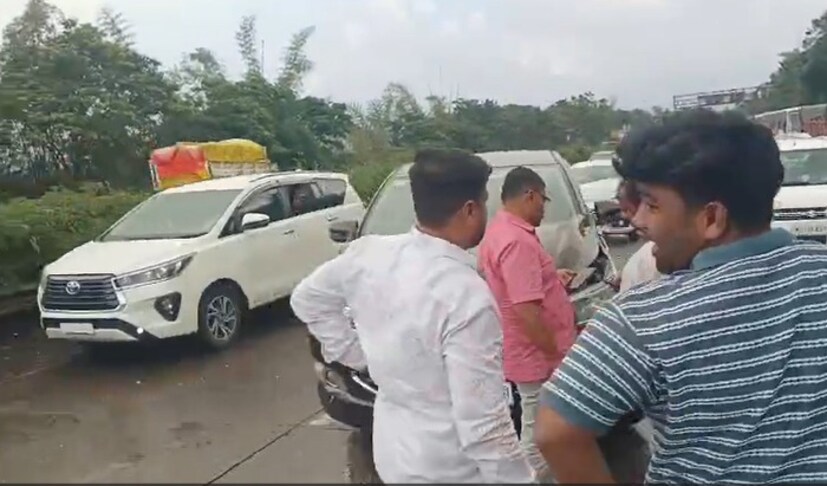 खंडाळा आणि खोपोलीच्या हद्दीत, किलोमीटर ४१ या दरम्यान एचओसी ब्रिजच्या खाली, मुंबईकडे जाणाऱ्या लेनवर हा अपघात झाला आहे. 