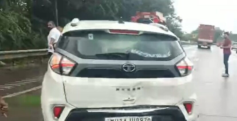 मुंबई-पुणे यशवंतराव चव्हाण एक्सप्रेस अपघात झाल्याची माहिती समोर आली आहे. मुंबई-पुणे यशवंतराव चव्हाण एक्सप्रेस अपघात झाल्याची माहिती समोर आली आहे.