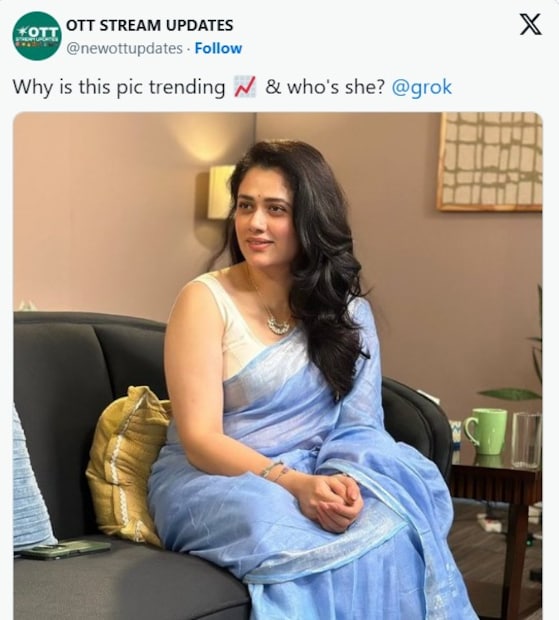 गिरिजाच्या एका जुन्या मुलाखतीची व्हिडिओ क्लिप सध्या इंटरनेटवर वेगाने पसरत आहे, ज्यामुळे गिरिजा ओक अचानक चर्चेत आली आहे. या व्हिडिओमध्ये गिरिजाने आकाशी रंगाची साडी आणि स्लीव्हलेस पांढरा ब्लाऊज परिधान केला आहे.