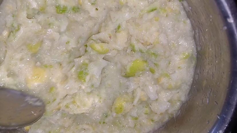 लिंबू क्रश लोणचे बनवण्यासाठी लागणारे साहित्य 1 किलो लिंबू, अर्धा किलो साखर, मीठ, लाल तिखट आणि जिरे पूड, हे सर्व साहित्य तुम्हाला पाहिजे त्या चवीनुसार घ्यायचं आहे. 