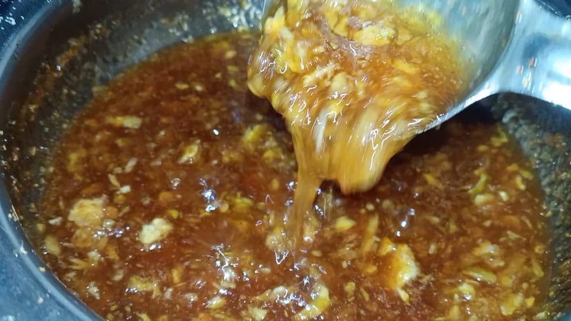 हे लोणचे आरामात वर्षभर टिकते. चवीला अतिशय टेस्टी असे चटपटीत लोणचे तयार होते. तुम्ही नक्की बनवून बघा.