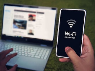 General Knowledge : Wi-Fi पासवर्ड टाकताच इंटरनेट कसं काय सुरू होतं बरं?