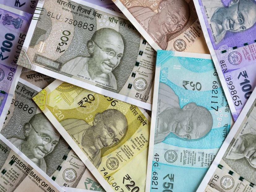 आधुनिक वॉनची सुरुवात 1962 साली झाली. मात्र, याचं मूळ दुसऱ्या महायुद्धानंतरच्या काळात आहे. 1945 मध्ये जपानी अधिपत्य संपल्यानंतर दक्षिण कोरियाने स्वतःचं स्वतंत्र चलन म्हणून वॉन स्वीकारलं. पण कोरियन युद्धाच्या काळात वाढलेल्या महागाईमुळे जुनं चलन बदलून नव्या स्वरूपात “मॉडर्न वॉन” आणण्यात आलं.