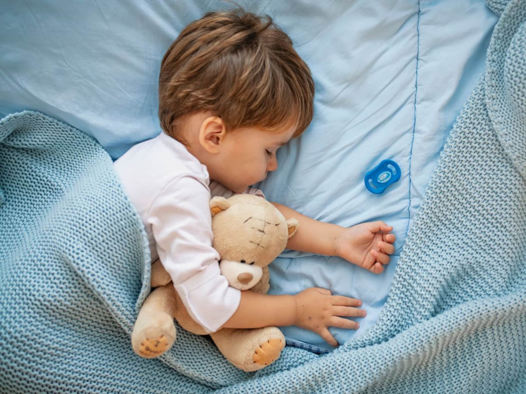 Parenting Tips : मुलं रात्री लवकर झोपत नाही? 'या' टिप्स फॉलो करा, काही मिनिटांत घोरायला लागतील..