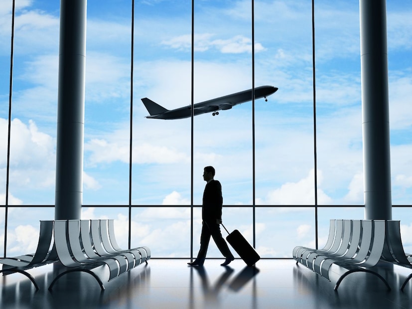 आंतरराष्ट्रीय प्रवासासाठी पासपोर्टची वैधता : आंतरराष्ट्रीय प्रवासासाठी तुमचा पासपोर्ट किमान पुढील 6 महिने वैध असणे आवश्यक आहे. जर तुमच्या पासपोर्टची मुदत जवळ येत असेल, तर तुमची बोर्डिंग त्वरित रद्द होऊ शकते.