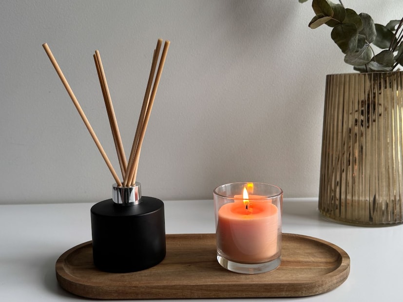 तुम्हाला सुगंधित कॅण्डल आवडत असल्यास, आवश्यक तेल वापरलेल्या मेणबत्त्या निवडा आणि रासायनिक रंगांचा वापर केलेल्या मेणबत्त्या टाळा. तसेच स्वस्त मेणबत्त्यांपासून दूर राहा. कारण त्यात धोकादायक रसायने असण्याचा धोका जास्त असतो.