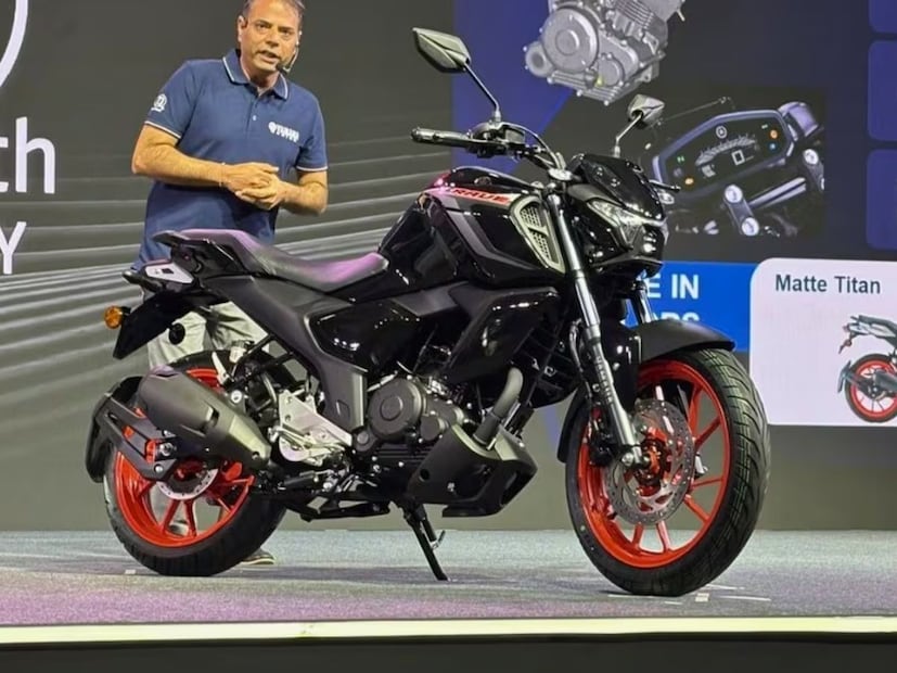 यामाहा मोटर्सने भारतात FZ सीरिजमध्ये Yamaha FZ Rave नवीन मॉडेल आणलं आहे. हे आधीच्या FZ V4 सारखंच आहे. फक्त हेडलाईट आणि बाहेरील डिझाईनमध्ये बदल केले आहे. या बाईक किंमत  1.17 लाख (एक्स-शोरूम, दिल्ली) पासून सुरुवातीच्या किमतीत लाँच केली आहे. 
