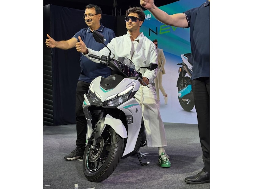   असाधारण कामगिरीसाठी ड्युअल बॅटरी उच्च ऊर्जा प्रकारच्या सेलद्वारे समर्थित आहेत. यात सहज काढण्यासाठी आणि घरी चार्जिंगसाठी एर्गोनॉमिक ग्रिप्स देखील आहेत.