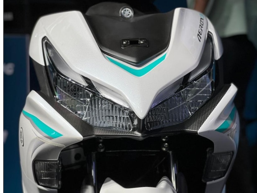 AEROX-E  यामाहाच्&#x200d;या  मॅक्&#x200d;सी स्&#x200d;पोर्ट्स श्रेणीतली स्कुटर आहे. या स्कुटरमध्ये  ९.४ किलोवॅट (पीक पॉवर), उच्च प्रवेगासाठी ४८ एनएम टॉर्क इलेक्ट्रिक मोटर आणि ड्युअल डिटेचेबल ३ किलोवॅट तास बॅटरी दिली आहे.