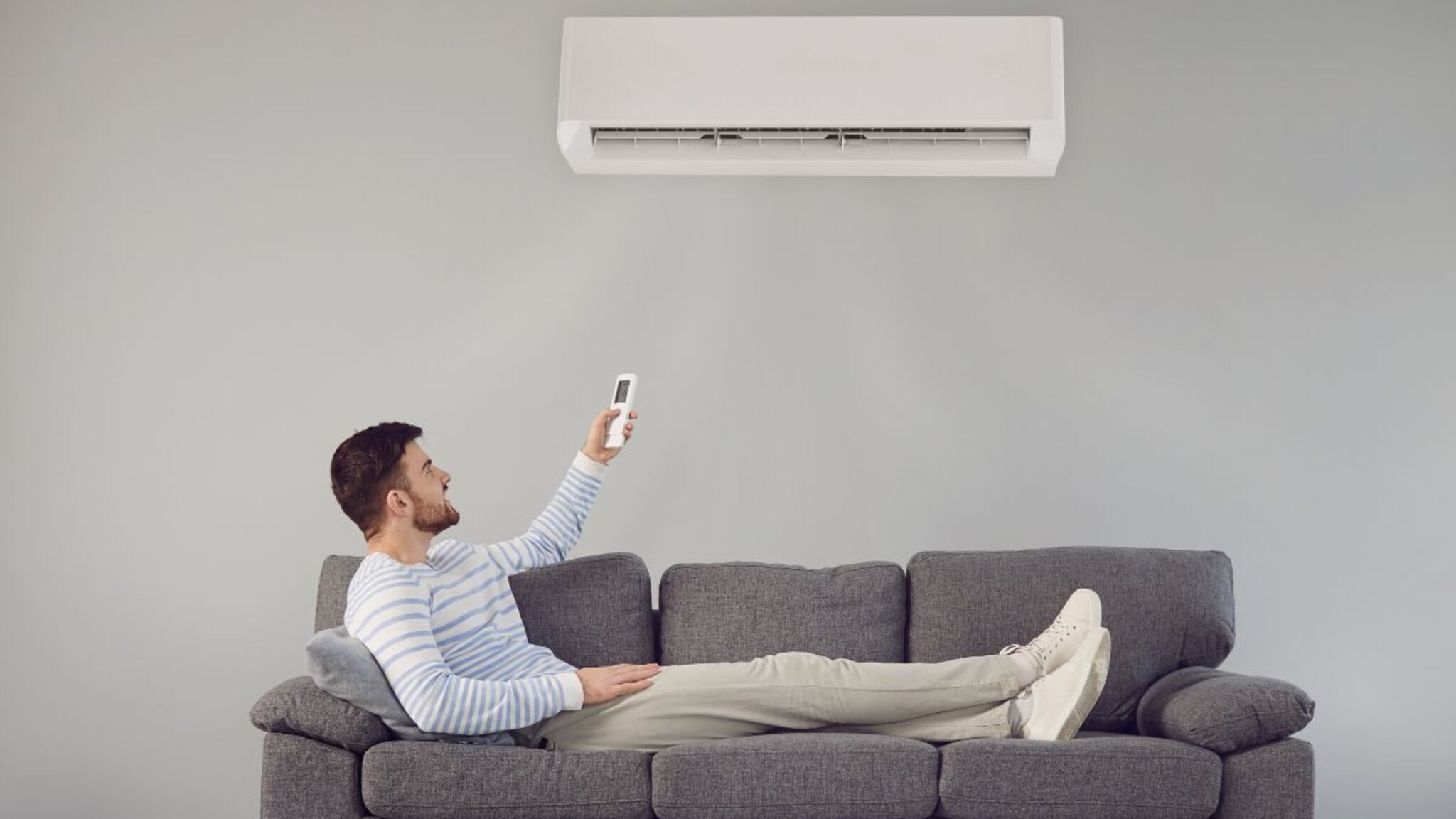 Air Conditioner : हिवाळ्यात हिटरची गरज नाही, ACनेच घर करा उबदार, कसं? 'या' स्टेप्स करा फॉलो