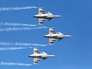 तेजसच नाही भारताकडे आहेत 'हे' महाशक्तीशाली विमानं; किंमत आणि फीचर्स माहितीयत का?