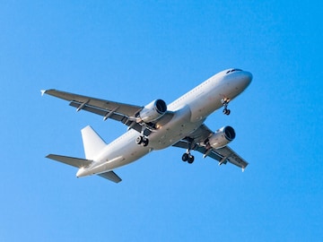 काळोखी रात्र, 239 प्रवाशांसह अचानक हवेतच गायब झालं विमान; अजूनही रहस्य कायम काळोखी रात्र, 239 प्रवाशांसह अचानक हवेतच गायब झालं विमान; अजूनही रहस्य कायम