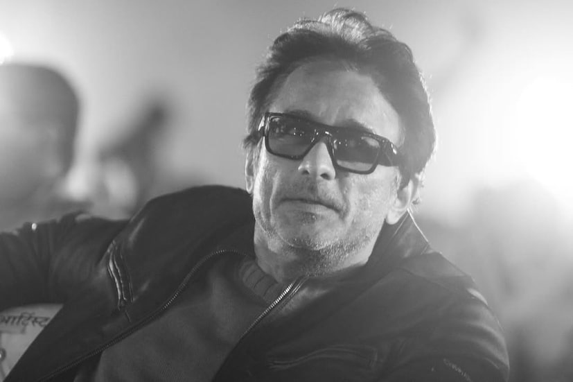 देव कुटुंबावर बाळासाहेब ठाकरेंचे खूप प्रेम होते. 