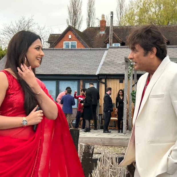 अजिंक्य देव यांचे देखणे व्यक्तिमत्त्व आणि अभिनयामुळे प्रेक्षकांच्या मनात त्यांची वेगळी जागा आहे. त्यांनी 'माहेरची साडी', 'सर्जा', 'कशासाठी प्रेमासाठी' आणि 'माझं घर माझा संसार' यांसारख्या लोकप्रिय चित्रपटांतून प्रेक्षकांचे मनोरंजन केले आहे.