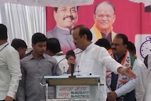 'अरे कळत नाहीये का?', भरसभेत अजित पवार संतापले, थेट हातात माईक घेत पोलिसांना सुनावलं, नेमकं काय घडलं?