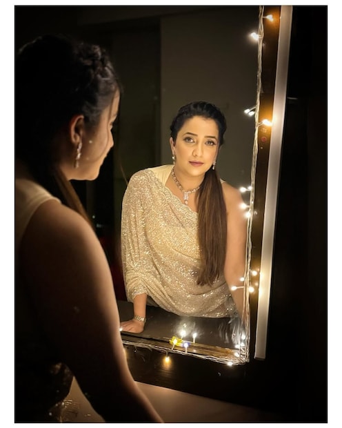 अपूर्वा दहा वर्ष रिलेशनमध्ये होती. तिनं लग्न केलं मात्र ते लग्न फार काळ टिकलं नाही. आयुष्यात आलेल्या प्रसंगांमधून अपूर्वाला दुनियादारी शिकवली. 