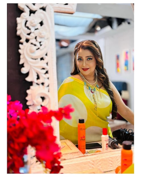 छोट्या पडद्यावर ग्लॅमरस दिसणारं अपूर्वा नेमळेकरचं वैयक्तिक आयुष्य मात्र अनेक कठीण प्रसंगांनी भरलेलं आहे. अपूर्वाने एका मुलाखतीत तिच्या लव्ह लाइफ आणि डिवोर्सबद्दल सांगितलं होतं. 