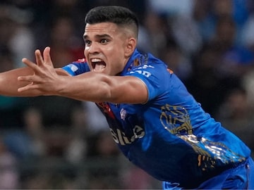 इन स्विंग, आऊट स्विंग अन् यॉर्कर... अर्जुन तेंडुलकरचा भेदक स्पेल, 24 बॉलमध्ये खेळ खल्लास!