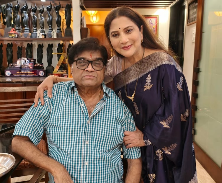  "हे सगळं त्यावर डिपेंड आहे की तुमचं कोणाशी लग्न झालं आहे. आता माझा नवरा तर अतिशय पर्टिक्युलर होता. त्याचं म्हणणं असायचं की इथे काम करायला आला ना, मग ते काम करायचं. नाहीतर घरी बसून पोळ्या लाटायच्या."