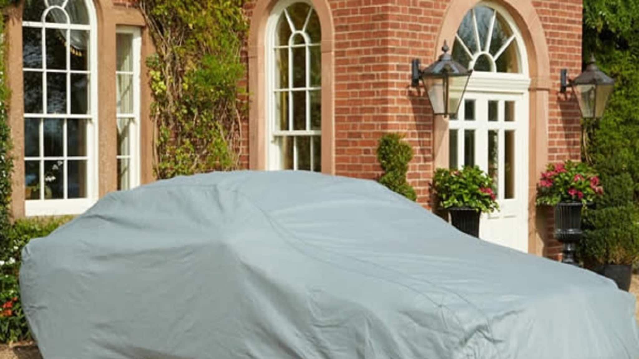 Car Winter Tips: हिवाळ्यात गाडीवर कव्हर टाकल्याने वाचतील हजारो रुपये, पण कसे?