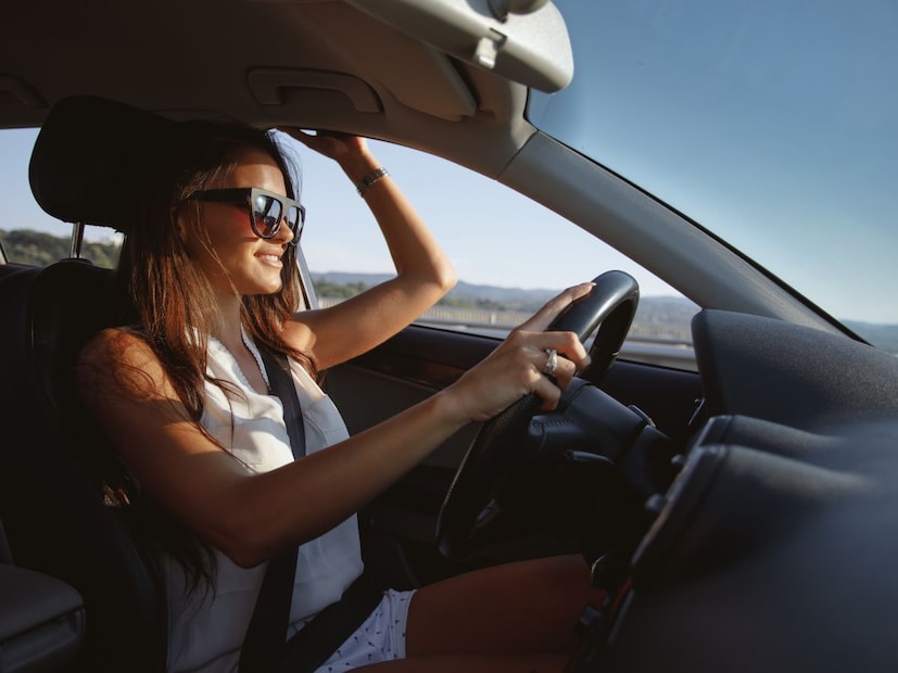 जगात आज अनेक देशांमध्ये स्टीअरिंगची पोझिशन वेगवेगळी आहे आणि याचा थेट परिणाम वाहन चालवण्याच्या पद्धतीवर होतो.चला तर मग, जाणून घेऊया या 'स्टीअरिंगच्या बाजू' मागील इंटरेस्टिंग गोष्टी