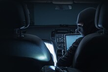 Moblie चं नाहीतर Car सुद्धा होऊ शकते हॅक? 99 टक्के लोक करतात अशा चुका!