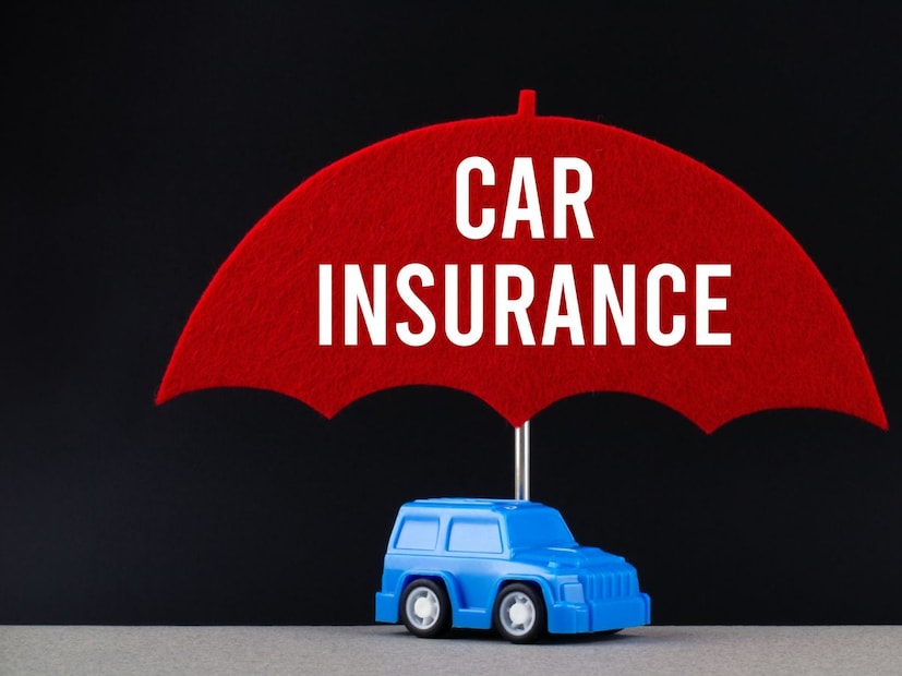 त्यासाठी कॉम्प्रिहेन्सिव्ह पॉलिसी सर्वोत्तम यात तुम्हाला मिळतं थर्ड पार्टी कव्हर, स्वतःच्या कारचं नुकसान, चोरी, आग लागल्यासारख्या गोष्टी कव्हर होतात.
