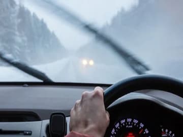 कार वाइंड शील्ड कार वाइंड शील्ड